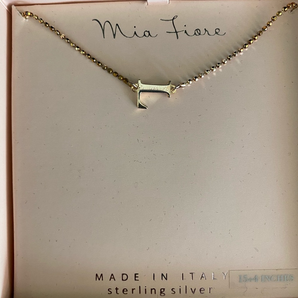Gold initial necklace “L”